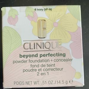 Clinique Beyond Perfecting Powder Foundation Ivory